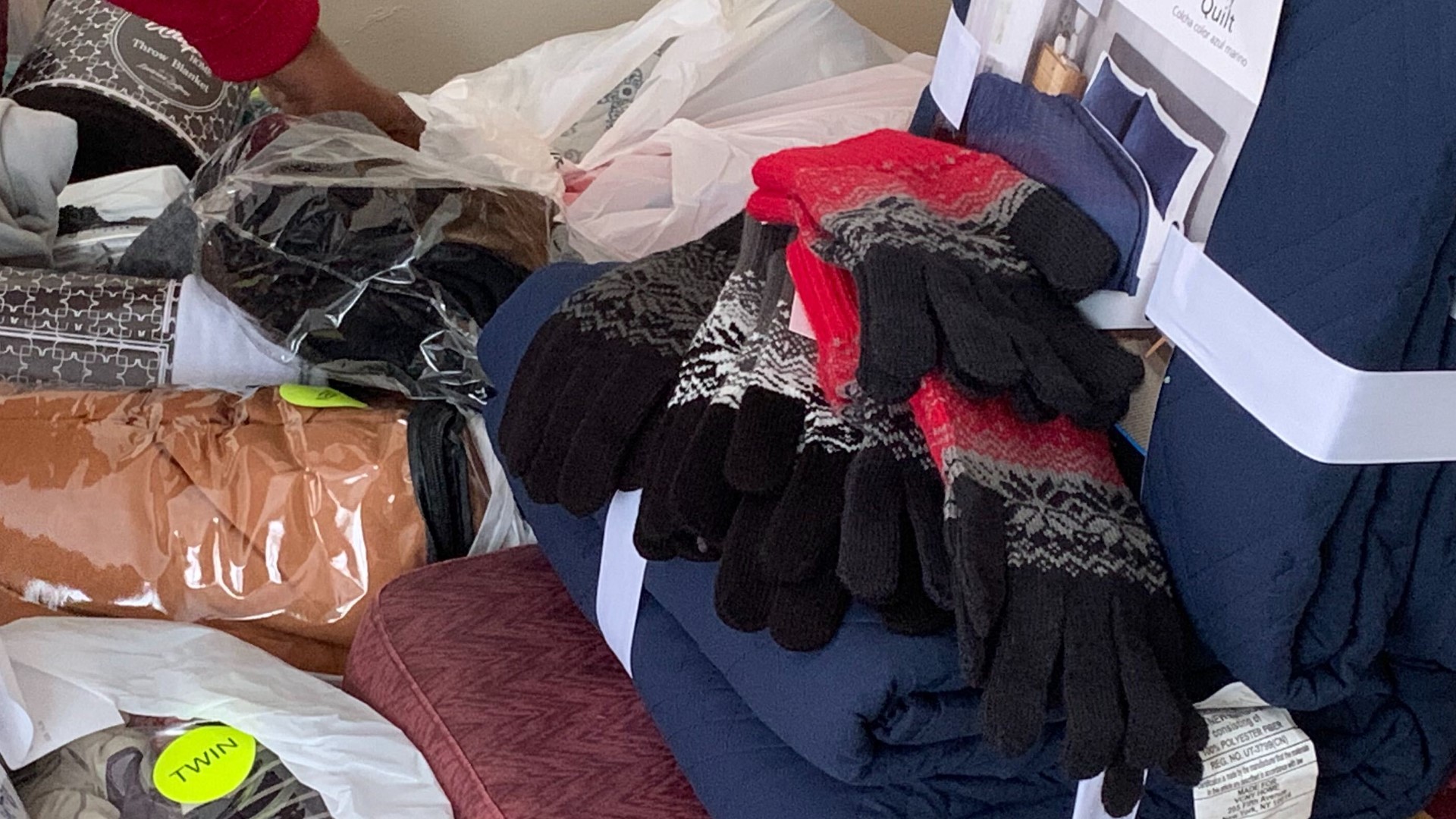 Pastor hosts blanket drive for Indy's homeless