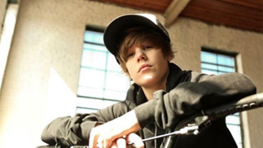 16-year-old Justin Bieber writing a memoir | wthr.com