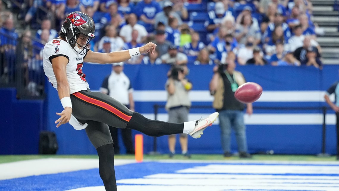 Brady looks sharp, Colts backups prevail in preseason finale