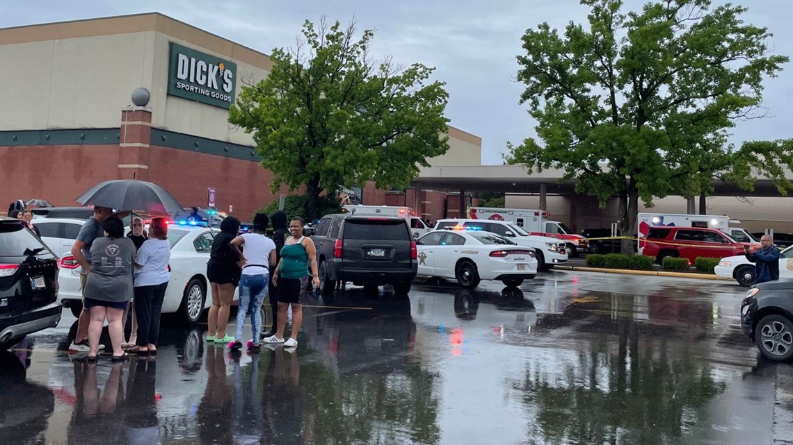 Police: Mall gunman may have smuggled rifle into mall in a sweat