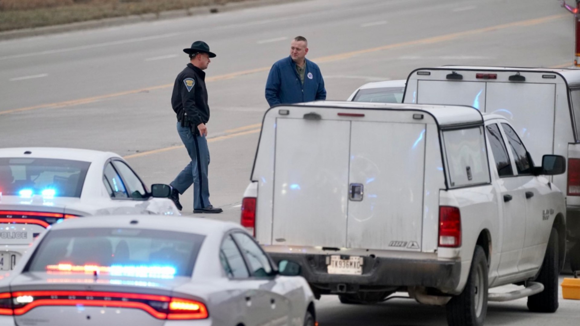 2 officers shot in Mitchell, Indiana Sunday morning | wthr.com