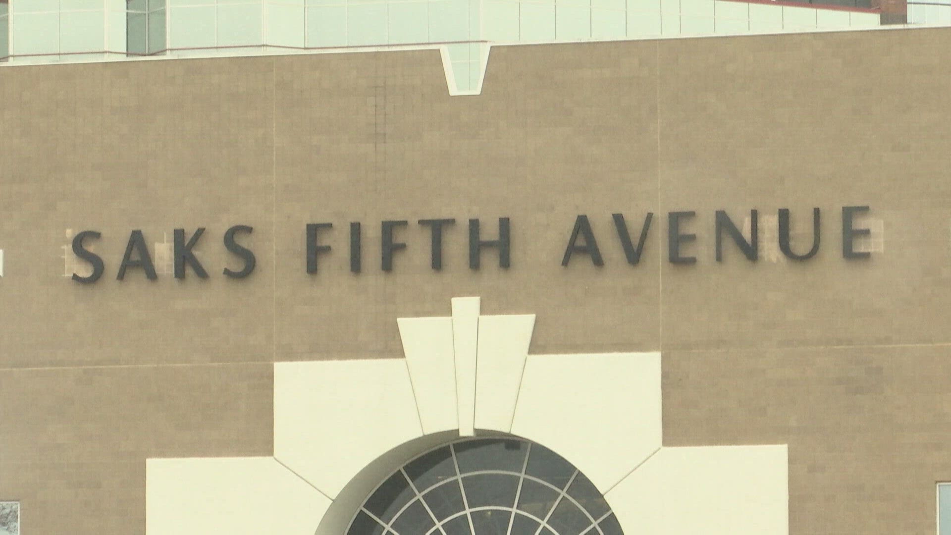 The Saks Fifth Avenue at the Keystone Fashion Mall will close once its lease is up with Simon.