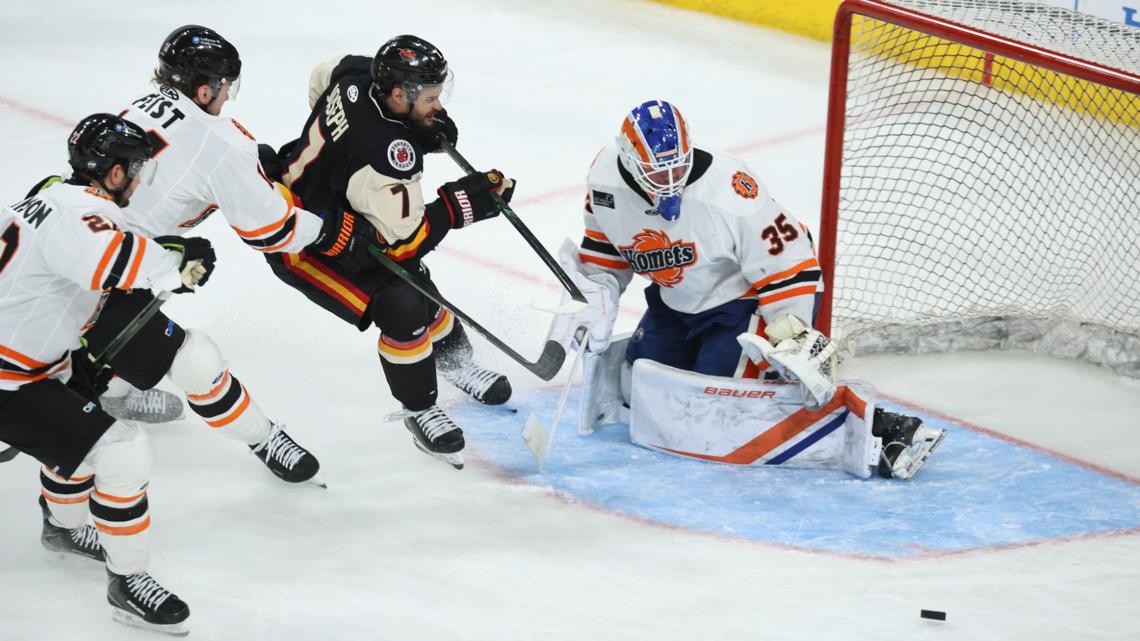 Komets bounce back with 3-2 win over Fuel in Game 4