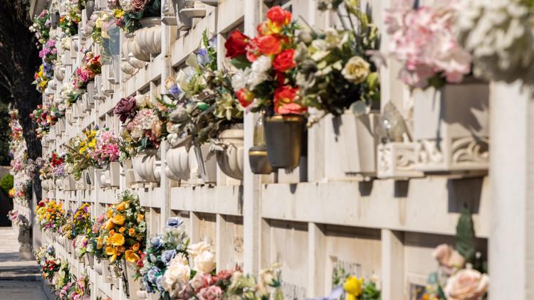 Tomb raiding trio stole from cemeteries in at least 9 states, Florida authorities say