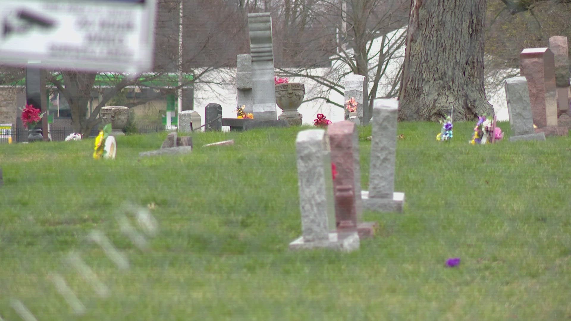 More than 100 vases stolen from cemetery