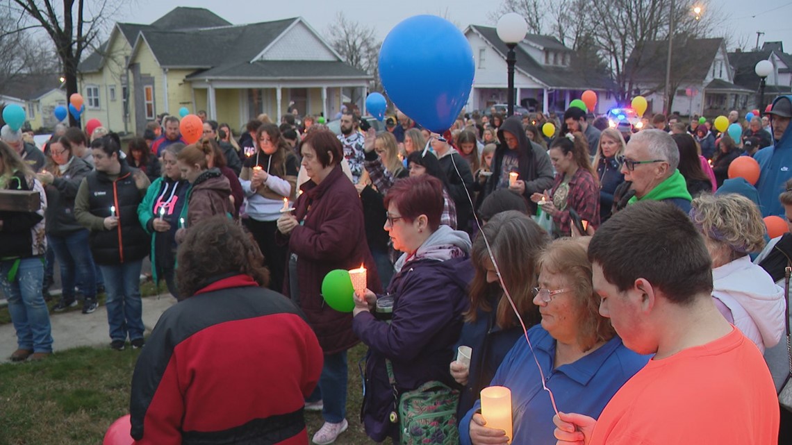 Community holds vigil for missing Eaton teen - Vimarsana News