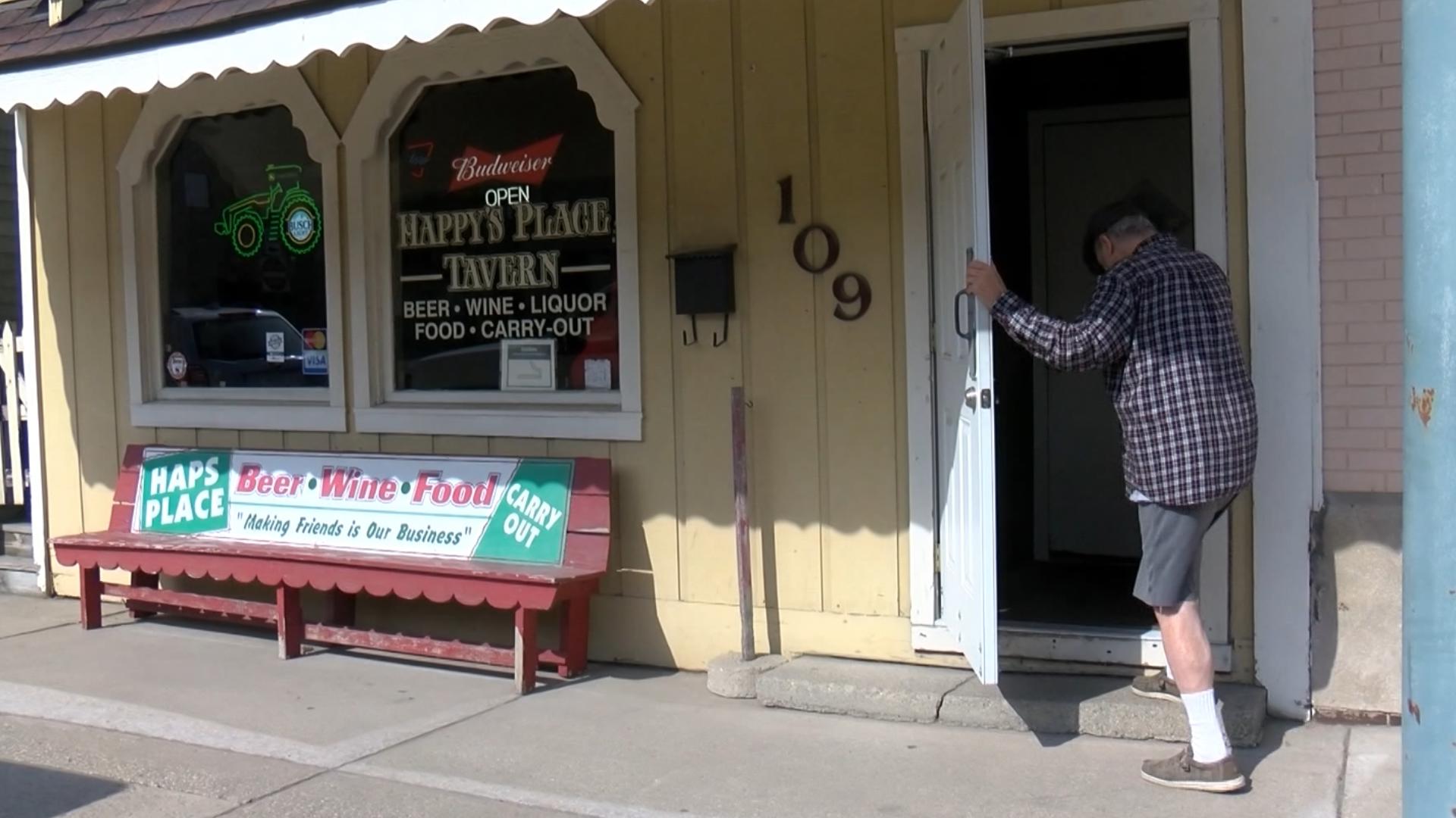 Happy's Place Tavern in Berne, Indiana held a watch party for the premiere of Reba McEntire's new show "Happy's Place" Friday night.