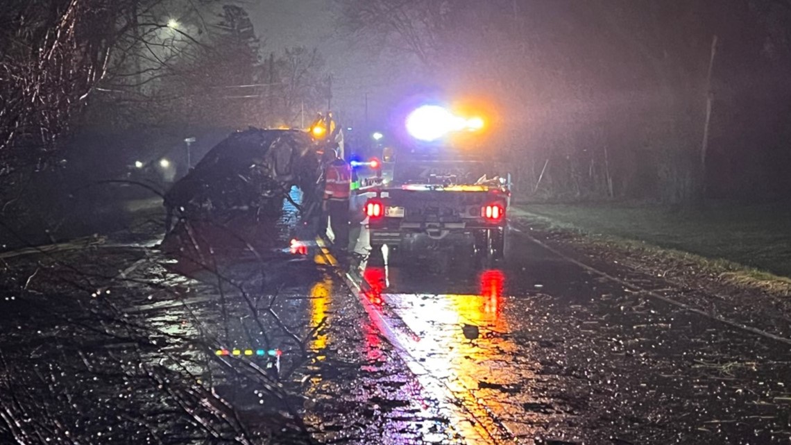 Man killed in singlecar crash on Westfield Boulevard Saturday