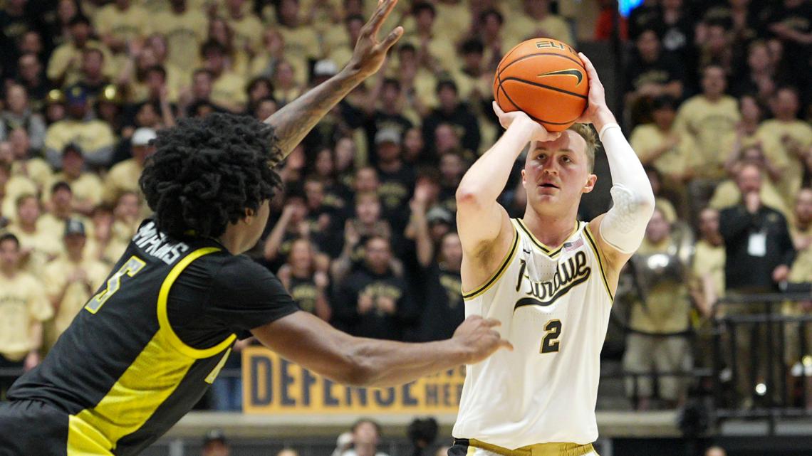 Fletcher Loyer's final minute-scoring flurry helps No. 12 Purdue rally late to get past Oregon 68-64
