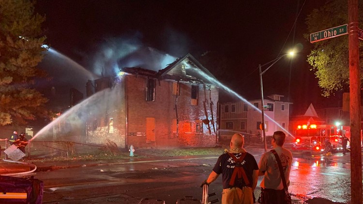 Unbelievable Scenes! Large Fire Consumes Historic Building On Main Street. - kz6y0tw