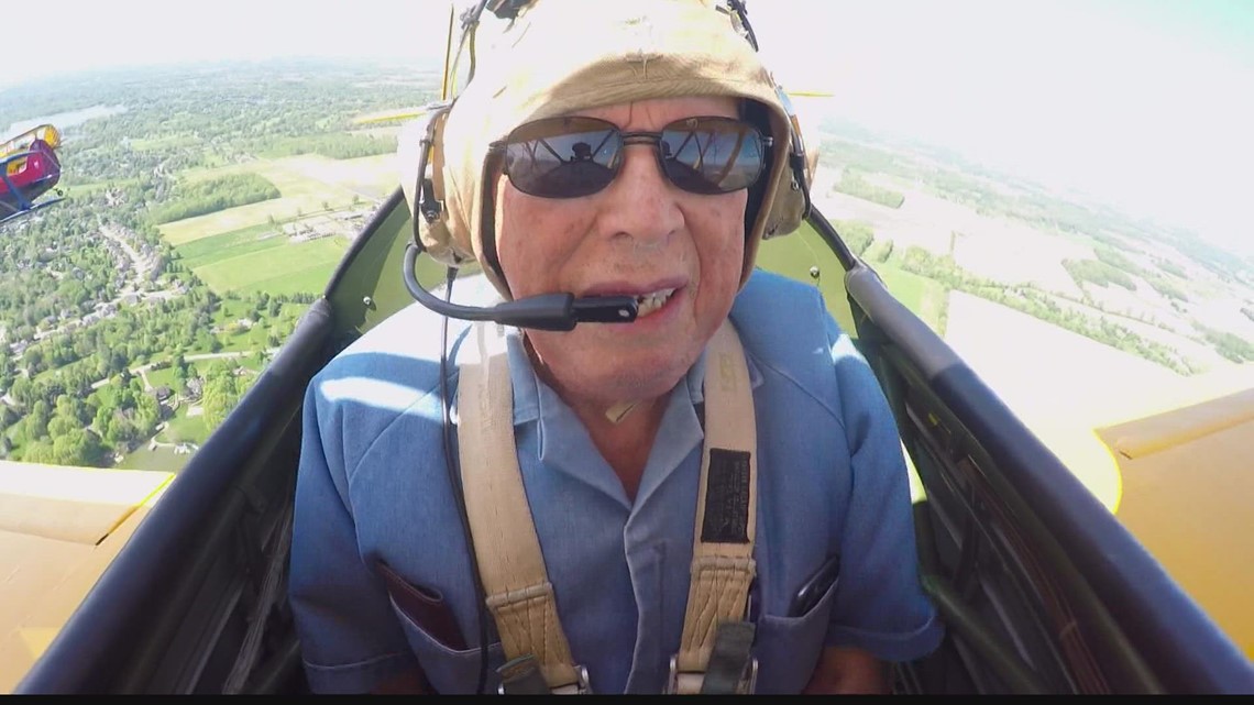 WWII veteran takes special flight for 99th birthday