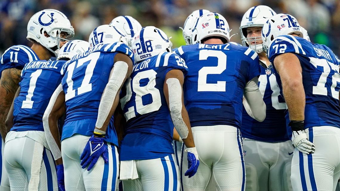 Indianapolis Colts linebacker Darius Leonard (53) warms up on the field  wearing a Salute to Service sweatshirt before an NFL football game between  the Indianapolis Colts and Baltimore Ravens, Sunday, Nov. 8