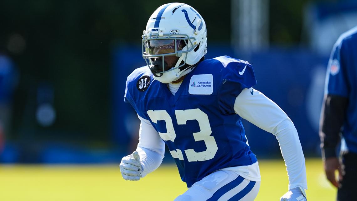 Colts release Pro Bowl cornerback Kenny More II