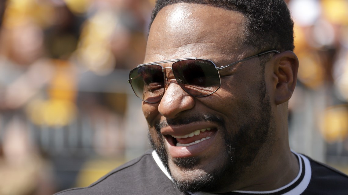 Hall of Fame RB Jerome Bettis earns college degree 28 years after leaving  Notre Dame, Trending