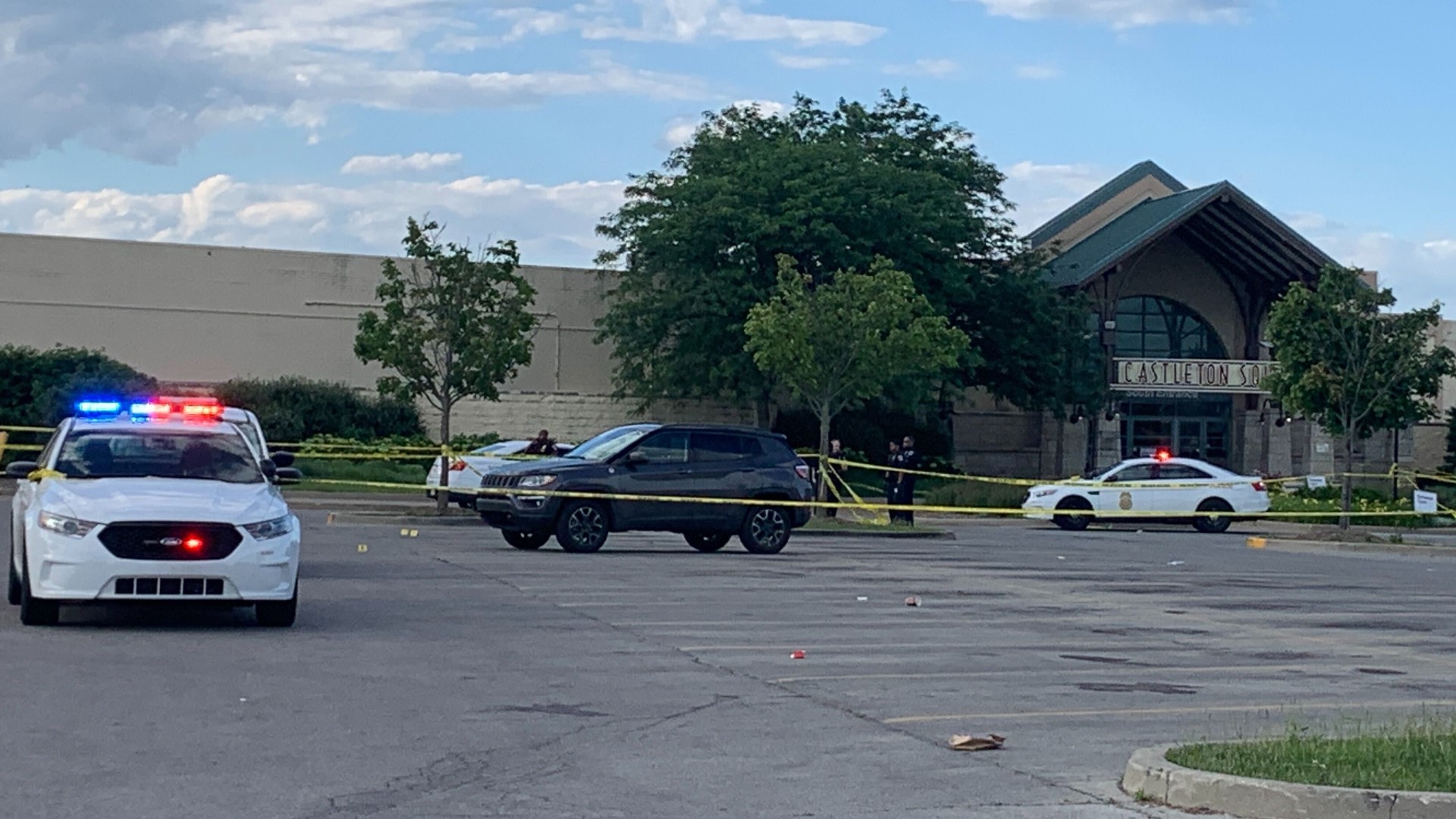 Shooting reported at Castleton Square Mall