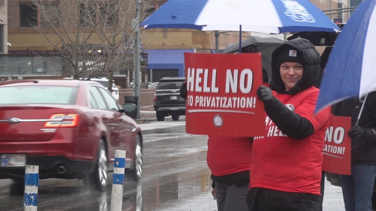 Indianapolis postal workers rally against proposed USPS privatization