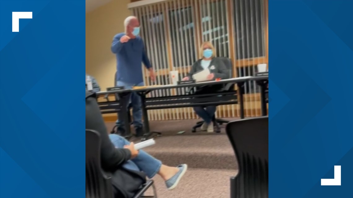 Parent, board member clash at Shenandoah school board meeting - Vimarsana News