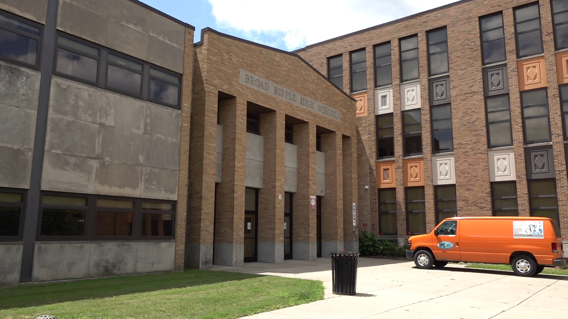 Broad Ripple Middle School parents voice concerns about issues | wthr.com