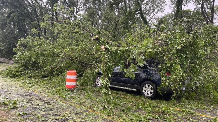 Live Doppler 13 Storm Blog: Severe weather leads to damage across the area