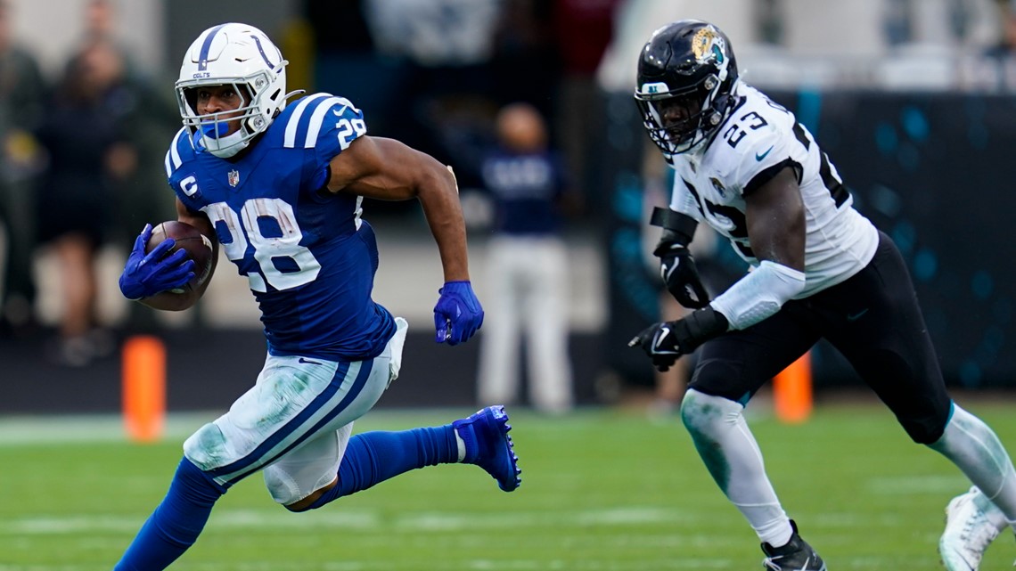 JACKSONVILLE, FL - SEPTEMBER 18: Indianapolis Colts defensive end Kwity  Paye (51) during the game between the Indianapolis Colts and the  Jacksonville Jaguars on September 19, 2022 at TIAA Bank Field in