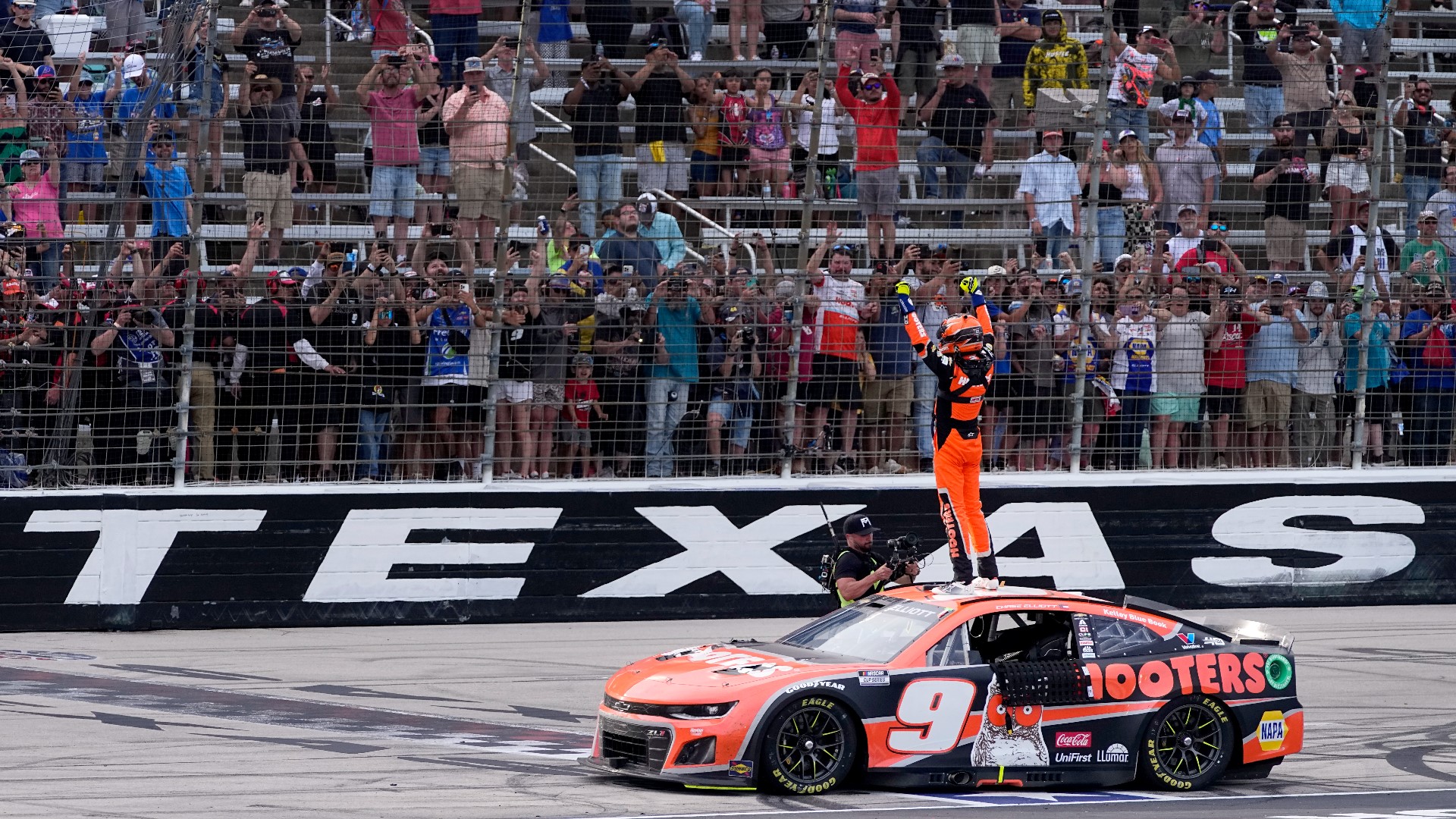 42 Racing Chase Elliott ends 42-race winless streak with overtime win in NASCAR ...