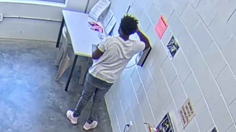 Video Shows Moments After Murder Suspect Mistakenly Released | Wthr.com