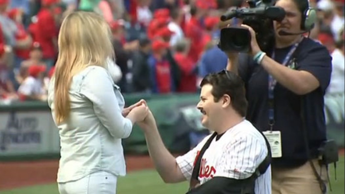 Philly police officer throws girlfriend a curve ball