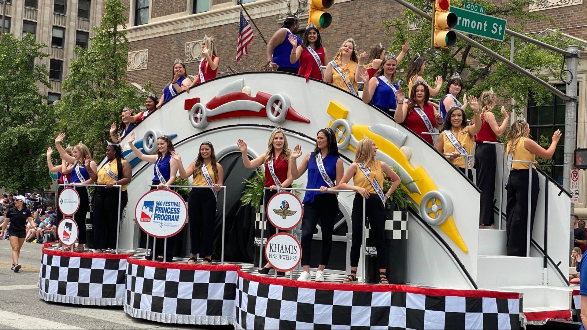 Hundreds of thousands of people lined the streets of downtown Indianapolis to watch the 2023 AES 500 Festival Parade.