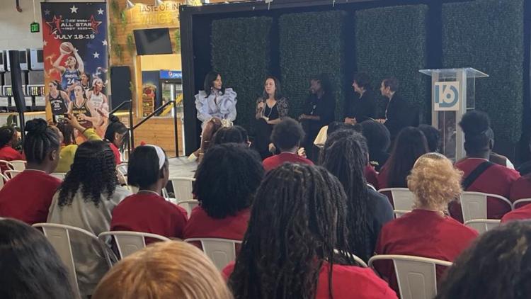‘I can do that’ | 150 Indianapolis students participate in ‘Girls in Sports’ panel