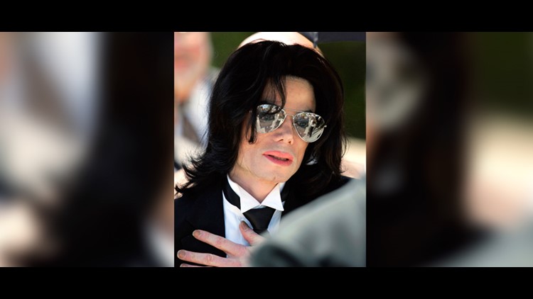 Двое мужчин обвинили Майкла Джексона в сексуальных преступлениях