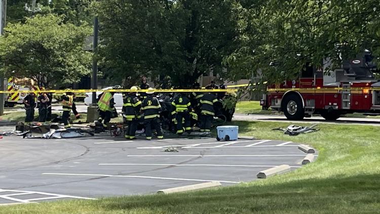 1 dead after car crash on Indy’s north side