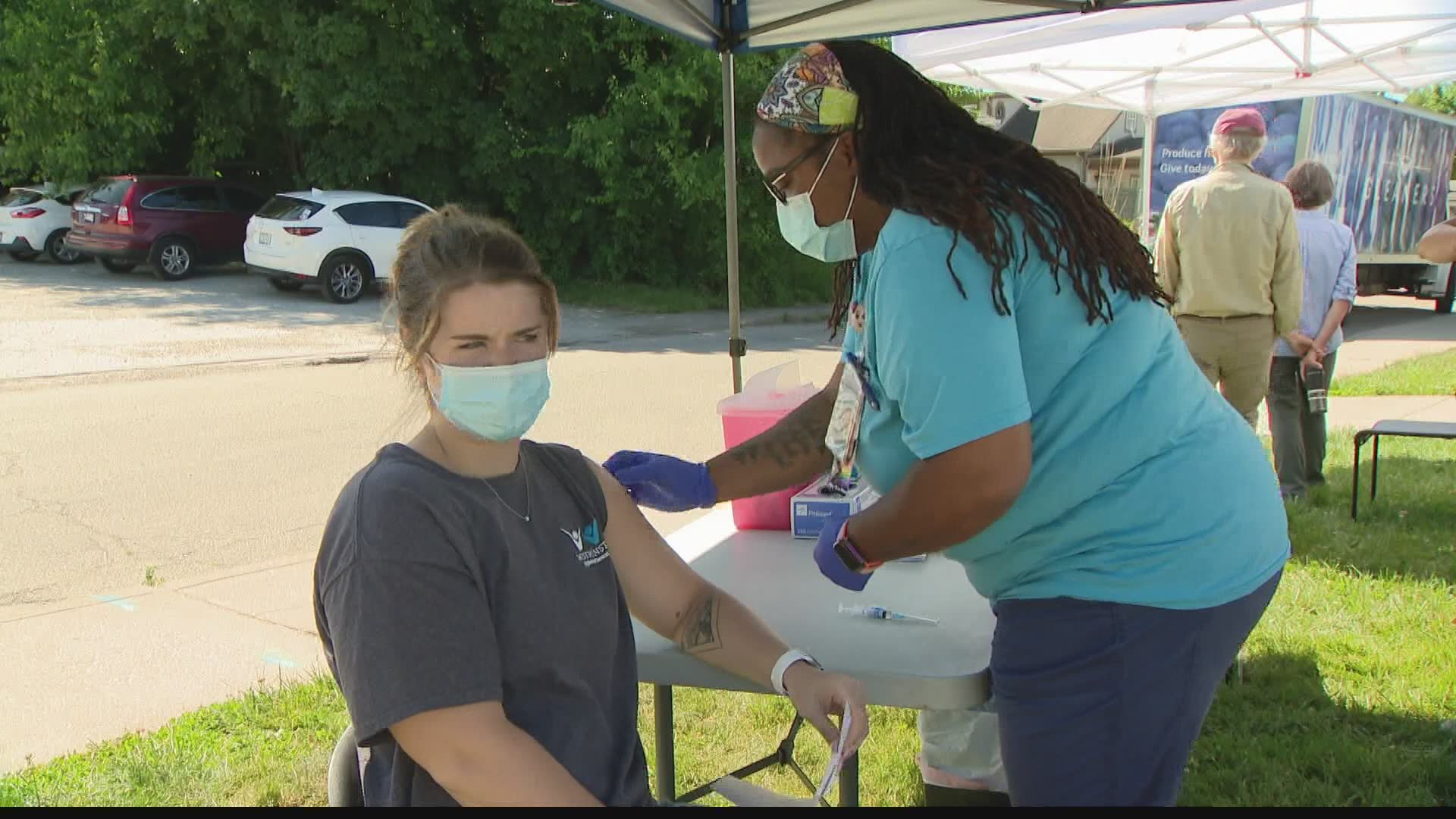 Health leaders are giving more opportunities to get a COVID shot this week with pop-up vaccination clinics.