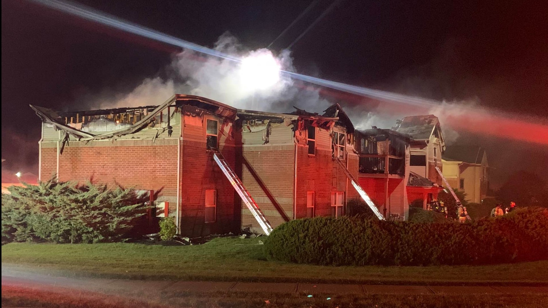 Fire causes extensive damage to Greenfield apartment building