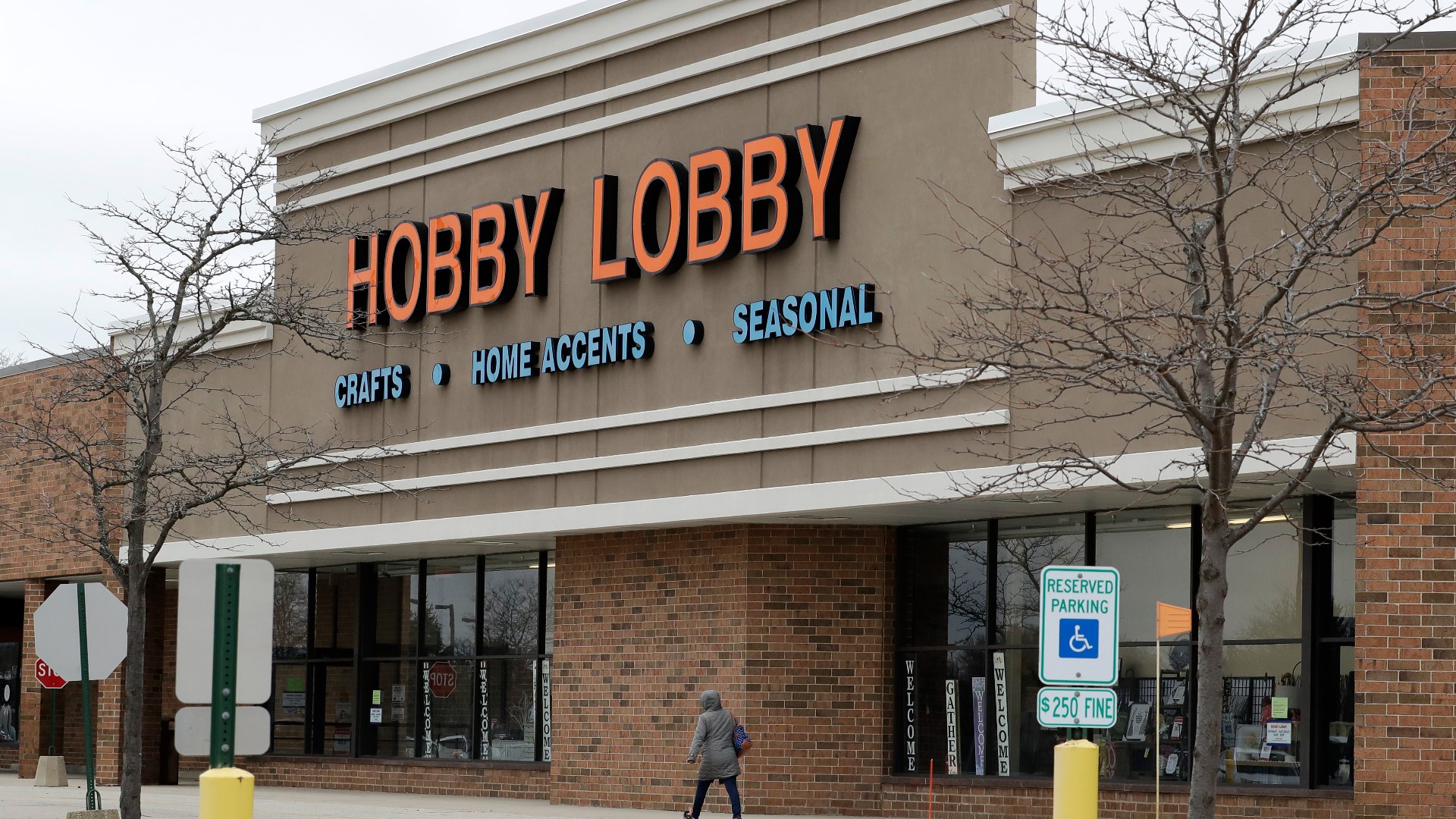 Hobby Lobby to raise minimum wage to 18.50