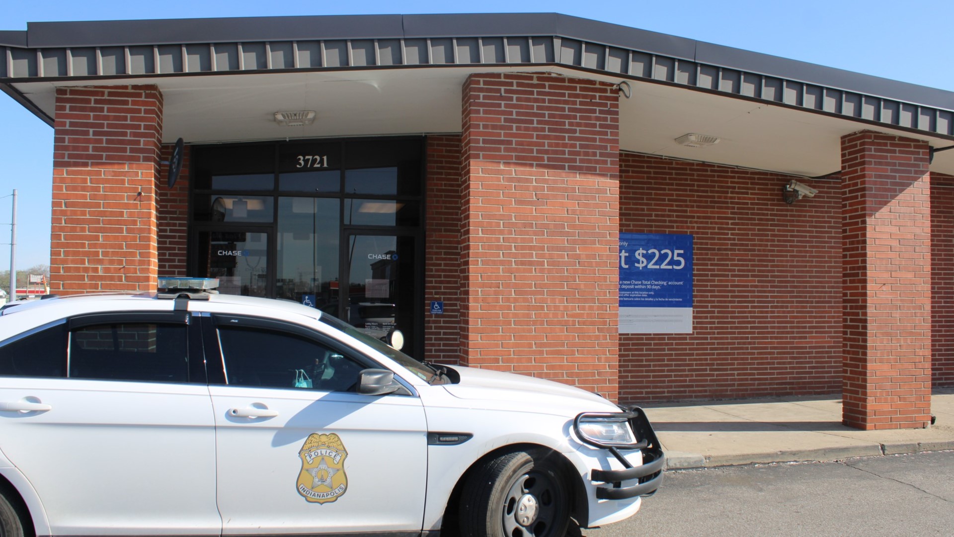 Indianapolis woman arrested after allegedly robbing 4 Chase Banks ...