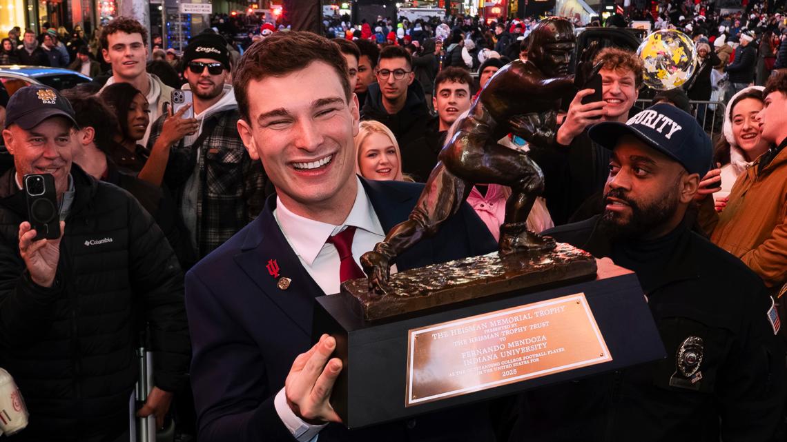 Big Ten puts 10 on AP All-America first team, led by IU star Mendoza and 4 from Ohio State