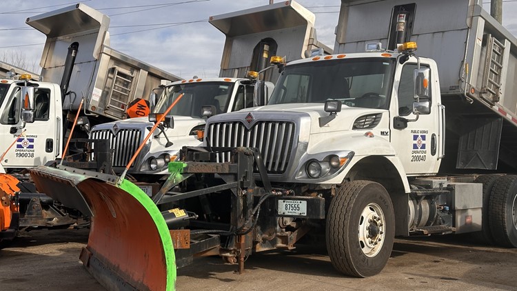 How is Indy DPW planning to deal with Friday’s snow?