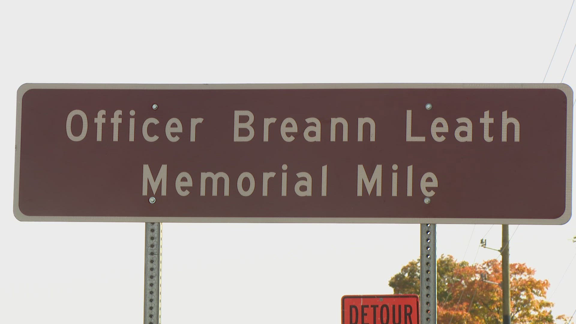 13News reporter Emily Longnecker reports from the ceremony to honor fallen IMPD officer Breann Leath with a memorial mile.