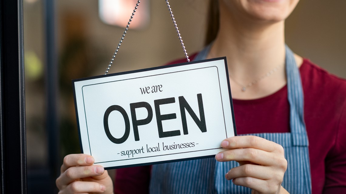 Smaller stores focus on last-minute shoppers - Vimarsana News