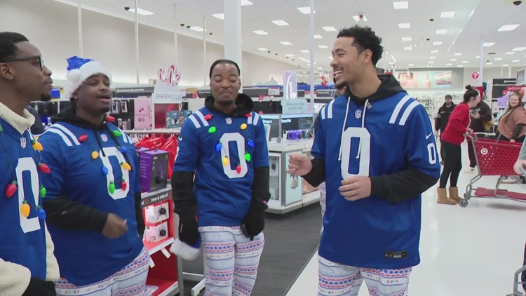 Colts' Cam Bynum spreads holiday cheer with shopping event for families