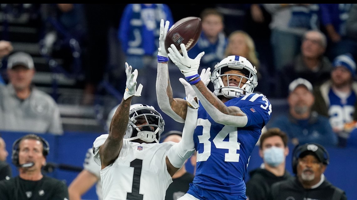 Derek Carr, Raiders beat Colts, 23-20, to close in on playoff spot