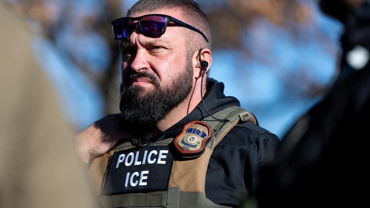 New bill would require Indiana sheriffs to help ICE deport undocumented immigrants