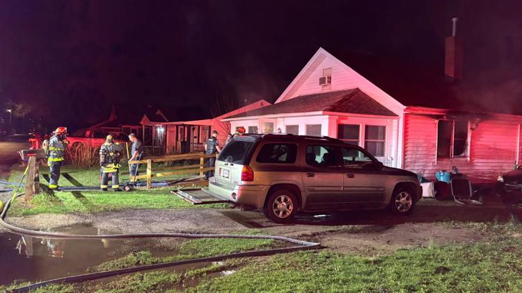 1 dead, 1 critical after house fire in Martinsville
