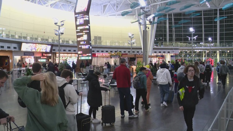 Some Hoosiers’ spring break travel slowed by airport flight delays
