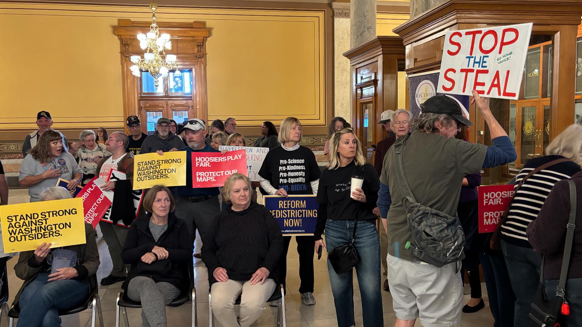 Indiana Statehouse filled with protesters amid Vance's redistricting ...