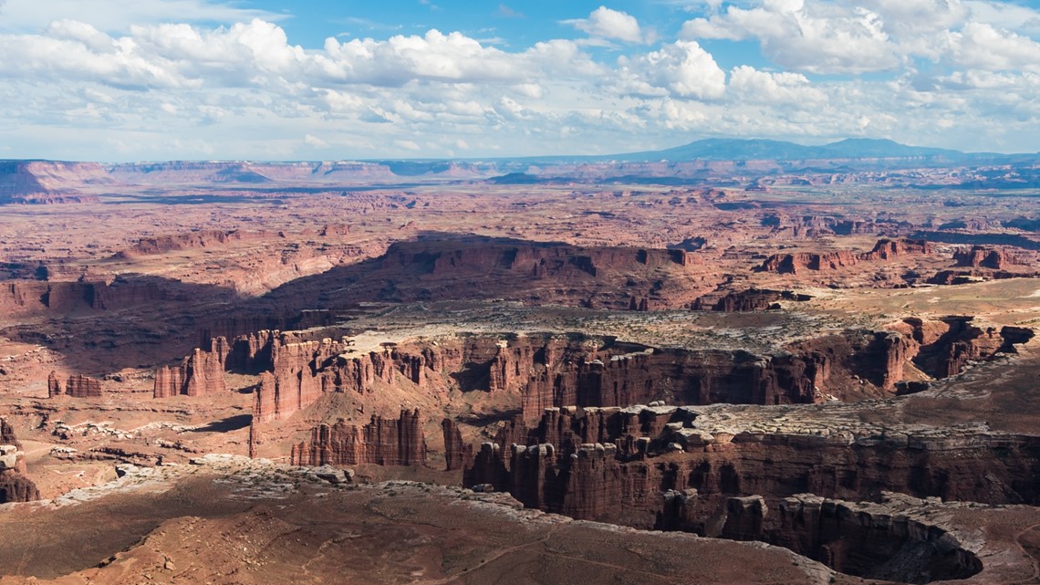 Indiana woman, 61, dies in Utah national park - Vimarsana News