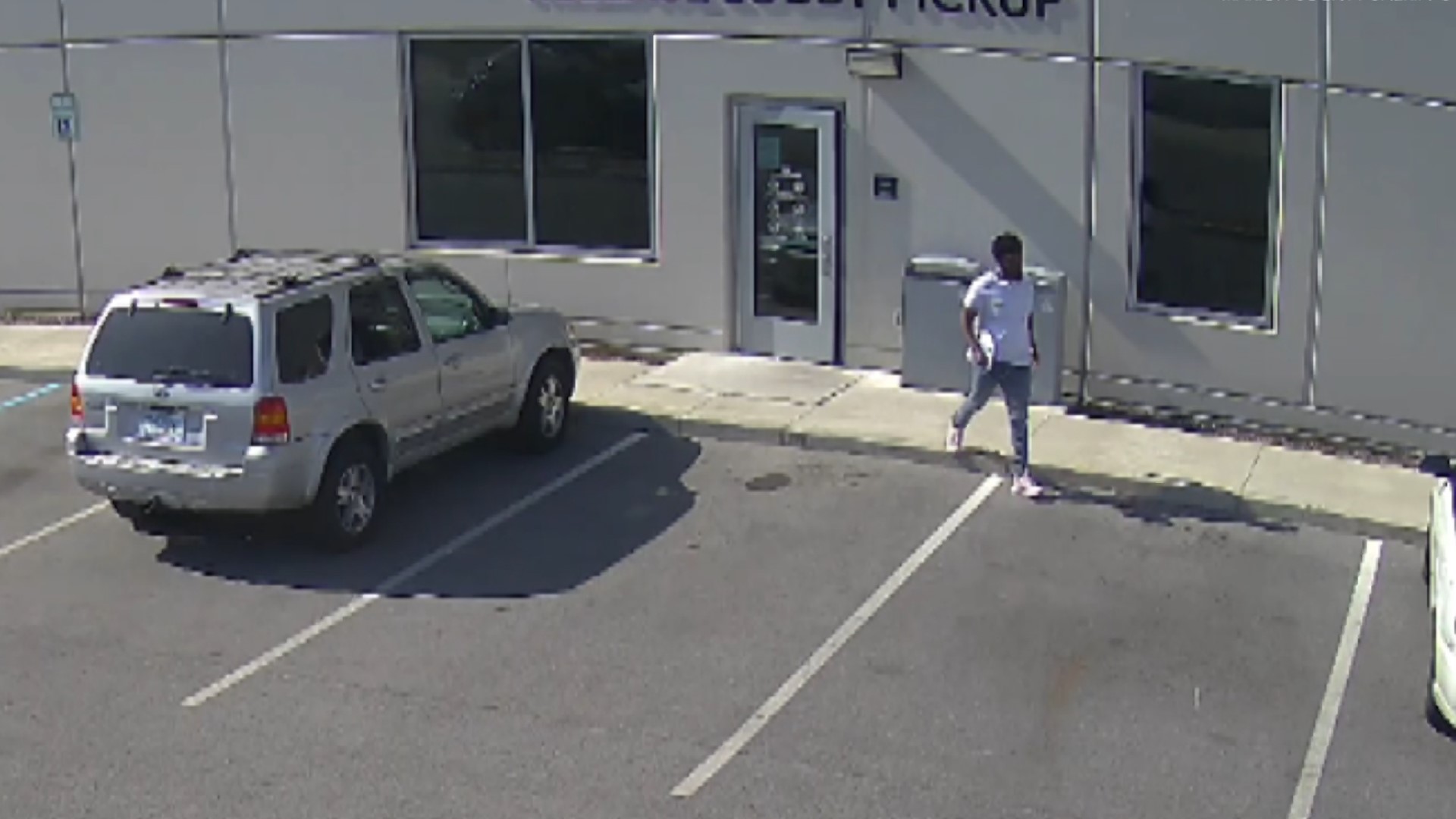 Video shows moments after murder suspect mistakenly released | wthr.com