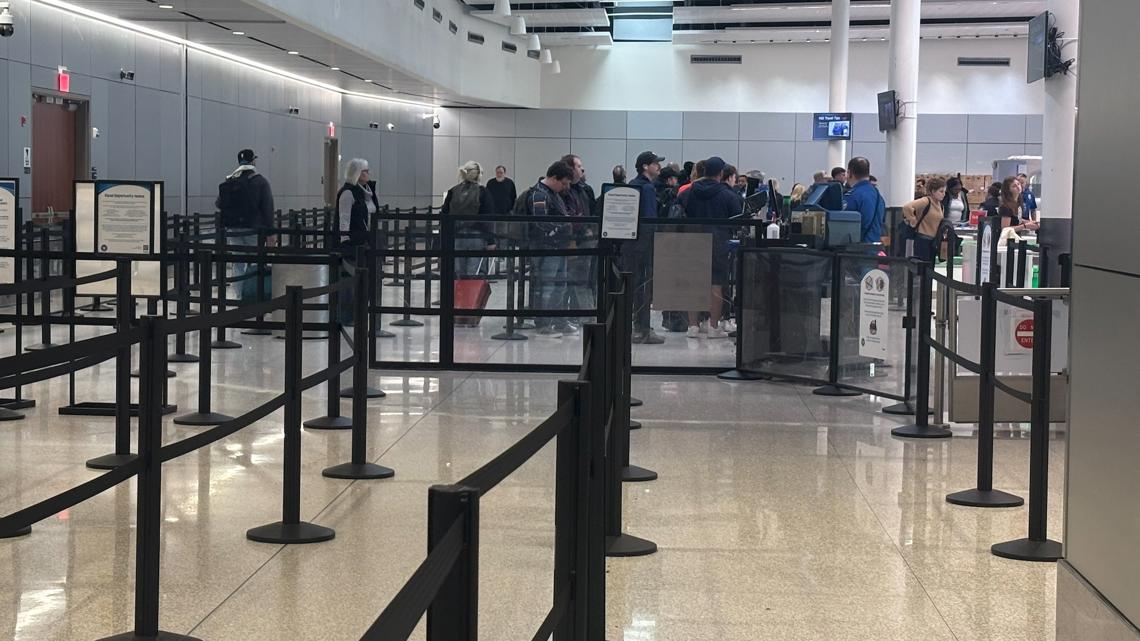 More than 100 delays, cancellations at Indianapolis International Airport amid inclement weather, partial government shutdown and spring break travel