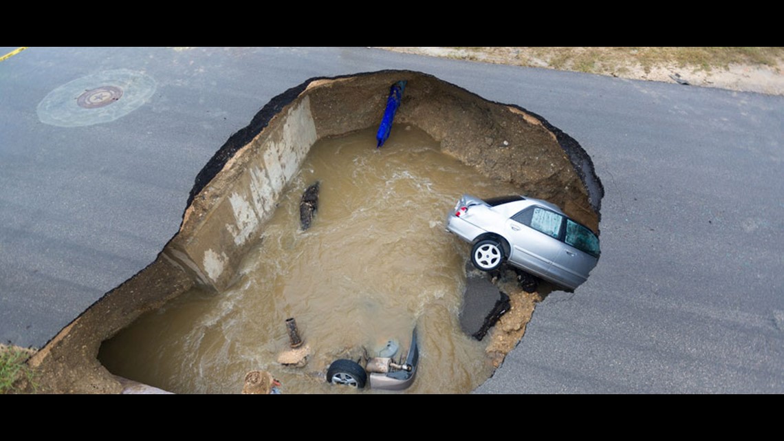 Massive sinkhole near San Antonio swallows two cars, kills reserve