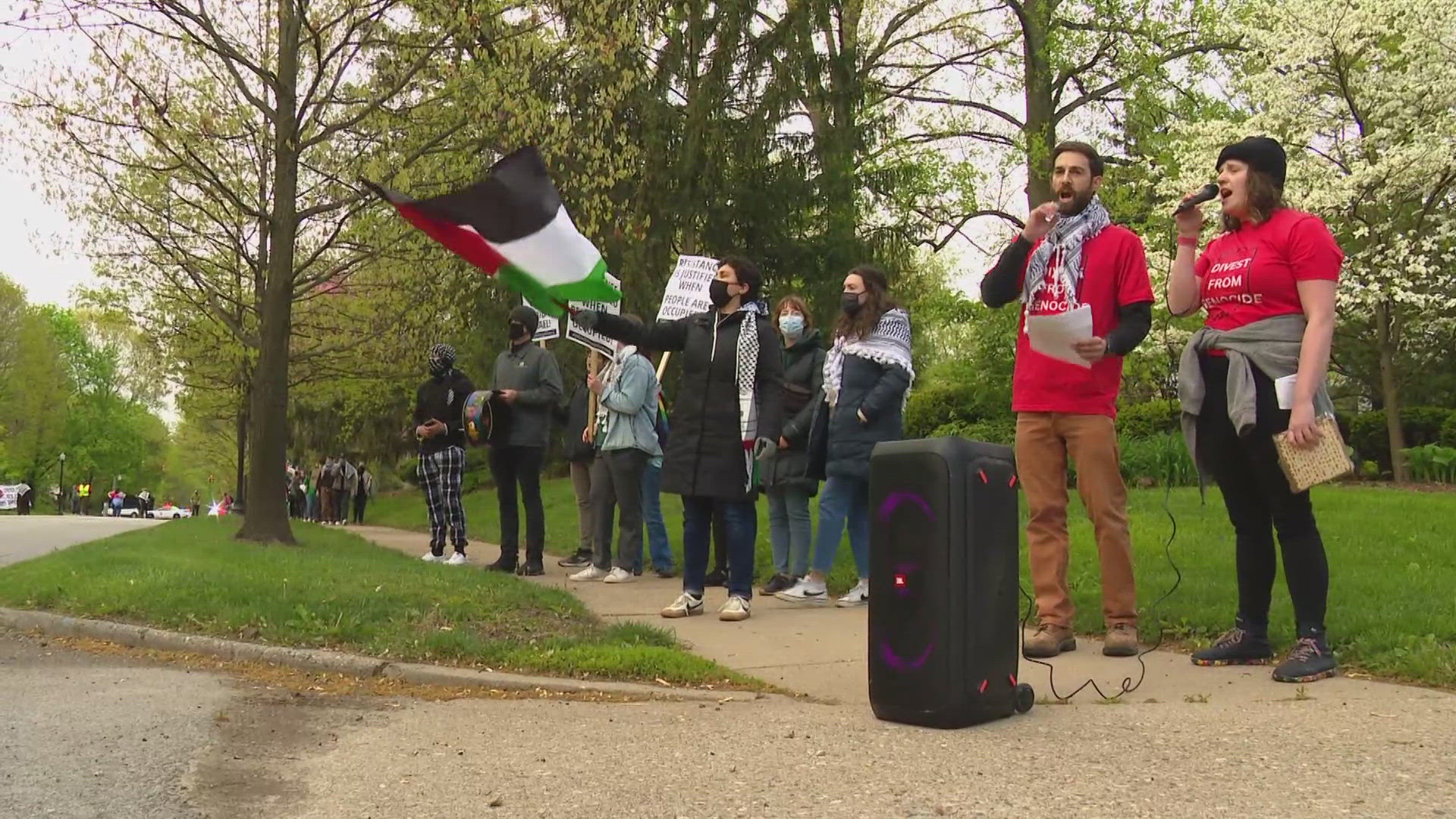 13News reporter Karen Campbell talks with protesters who are demanding a ceasefire in Gaza.